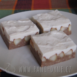 Karobové řezy s hruškami
