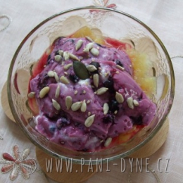 Pečená jablka a borůvkový „jogurt“